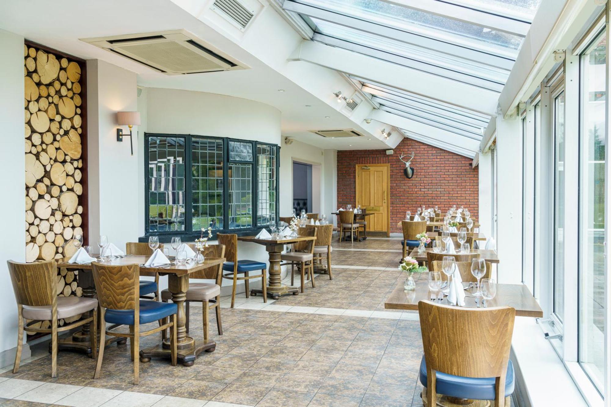 Macdonald Craxton Wood & 4*